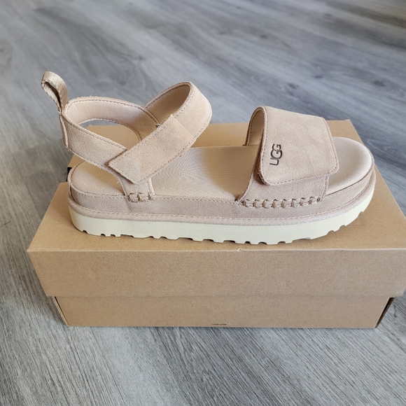 UGG  Goldenstar Platform Sandal - Picture 2 of 10